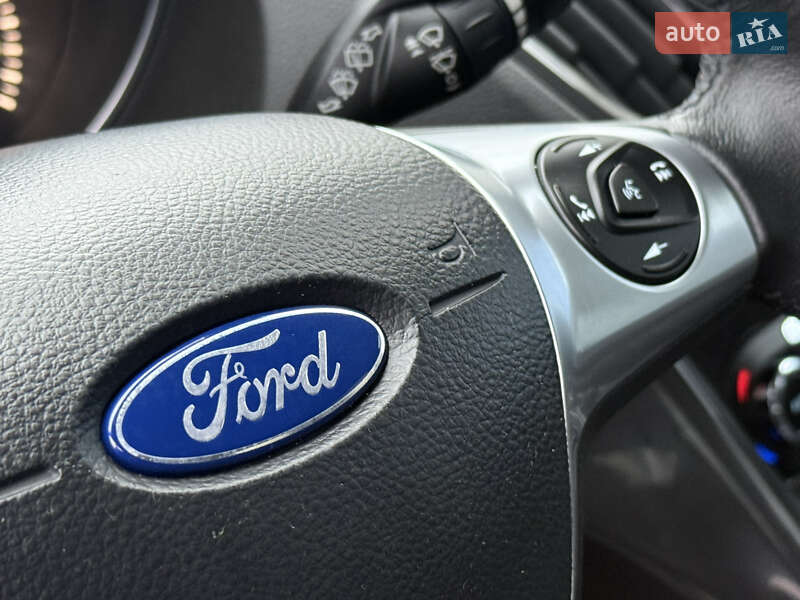 Позашляховик / Кросовер Ford Kuga 2015 в Рівному