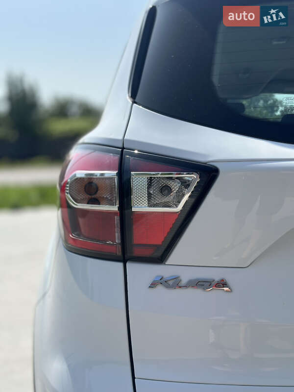 Позашляховик / Кросовер Ford Kuga 2017 в Борисполі