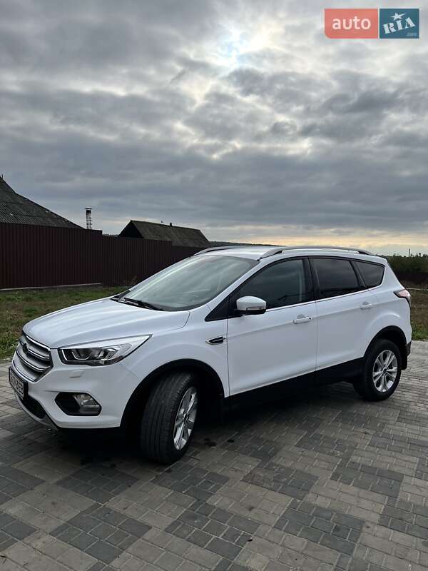 Позашляховик / Кросовер Ford Kuga 2019 в Бершаді