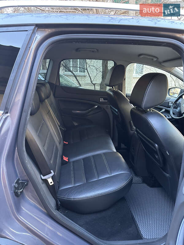 Позашляховик / Кросовер Ford Kuga 2012 в Києві