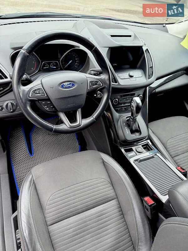 Позашляховик / Кросовер Ford Kuga 2019 в Миколаєві