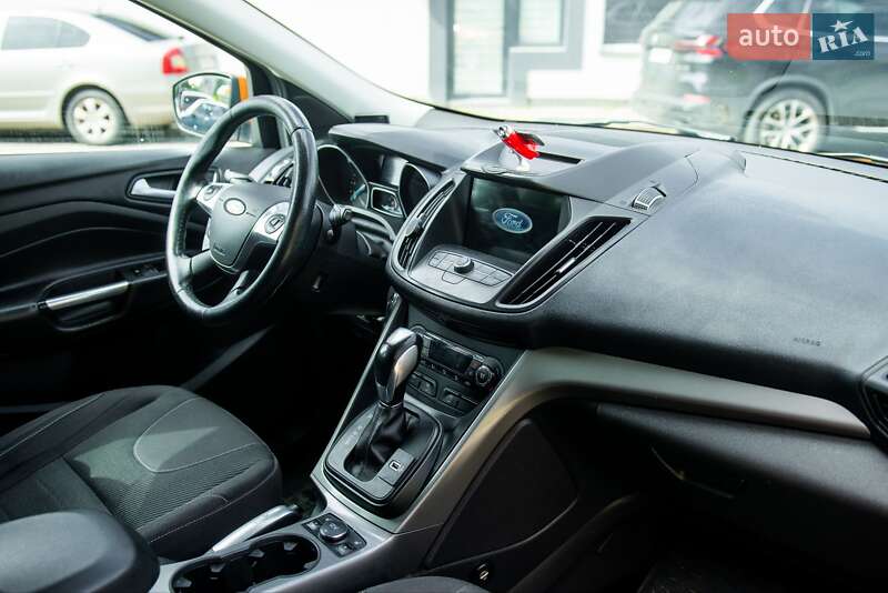 Позашляховик / Кросовер Ford Kuga 2015 в Івано-Франківську