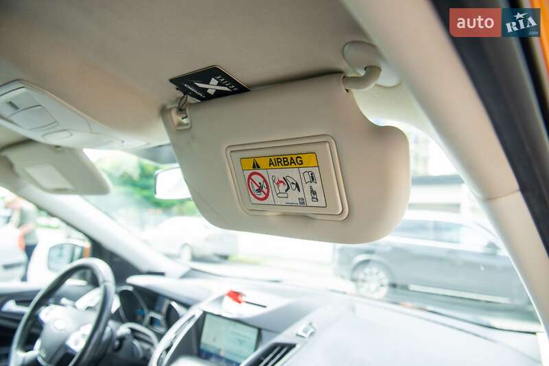 Позашляховик / Кросовер Ford Kuga 2015 в Івано-Франківську