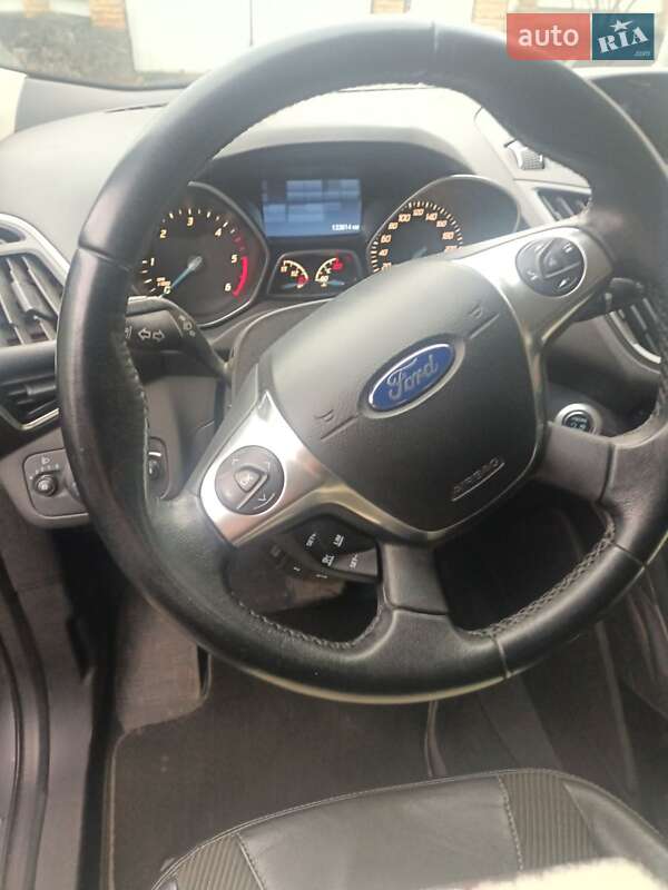 Внедорожник / Кроссовер Ford Kuga 2014 в Черкассах