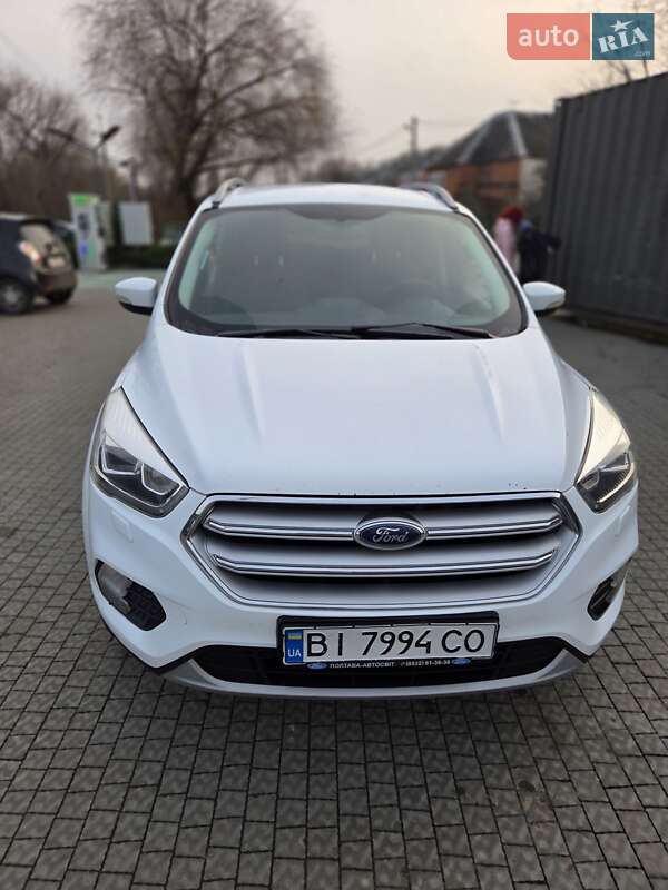 Внедорожник / Кроссовер Ford Kuga 2017 в Полтаве
