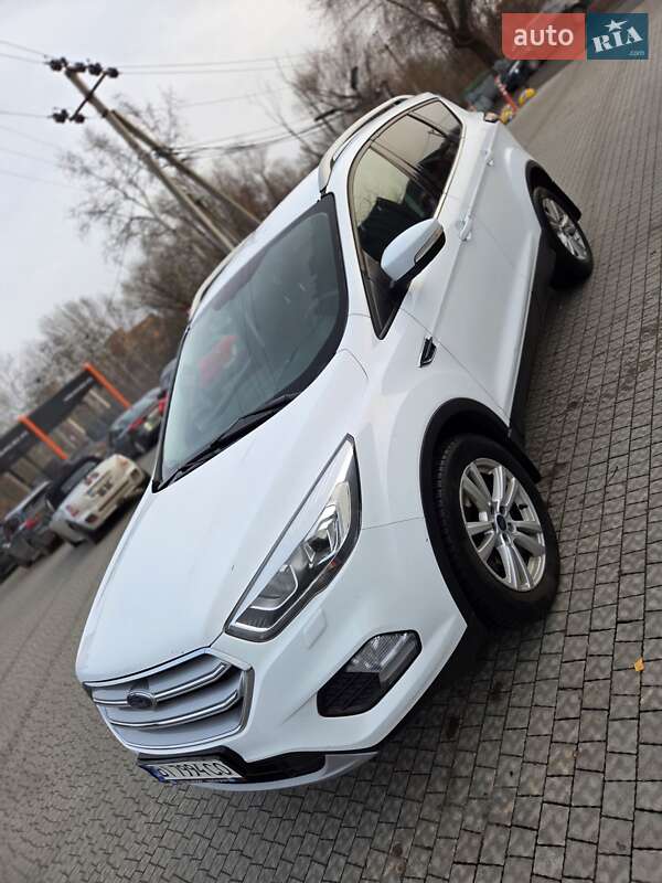 Внедорожник / Кроссовер Ford Kuga 2017 в Полтаве