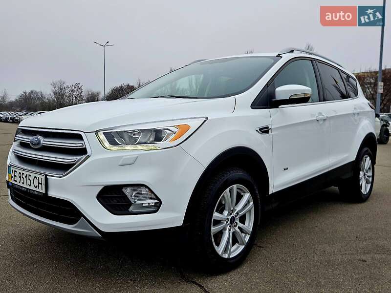 Внедорожник / Кроссовер Ford Kuga 2016 в Днепре фото 3 Внедорожник / Кроссовер Ford Kuga 2016 в Днепре