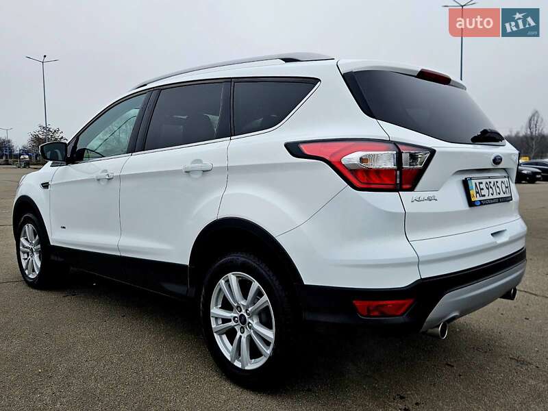 Внедорожник / Кроссовер Ford Kuga 2016 в Днепре фото 8 Внедорожник / Кроссовер Ford Kuga 2016 в Днепре