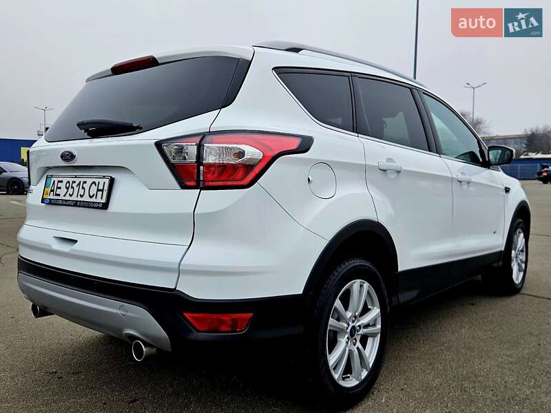 Внедорожник / Кроссовер Ford Kuga 2016 в Днепре фото 12 Внедорожник / Кроссовер Ford Kuga 2016 в Днепре