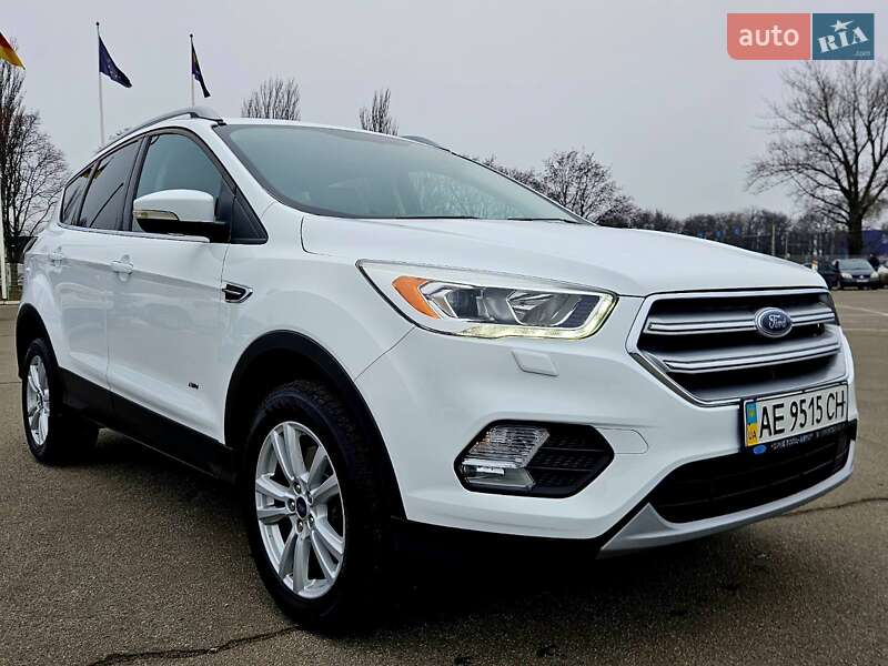 Внедорожник / Кроссовер Ford Kuga 2016 в Днепре фото 16 Внедорожник / Кроссовер Ford Kuga 2016 в Днепре