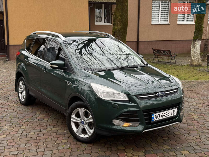 Позашляховик / Кросовер Ford Kuga 2015 в Тячеві