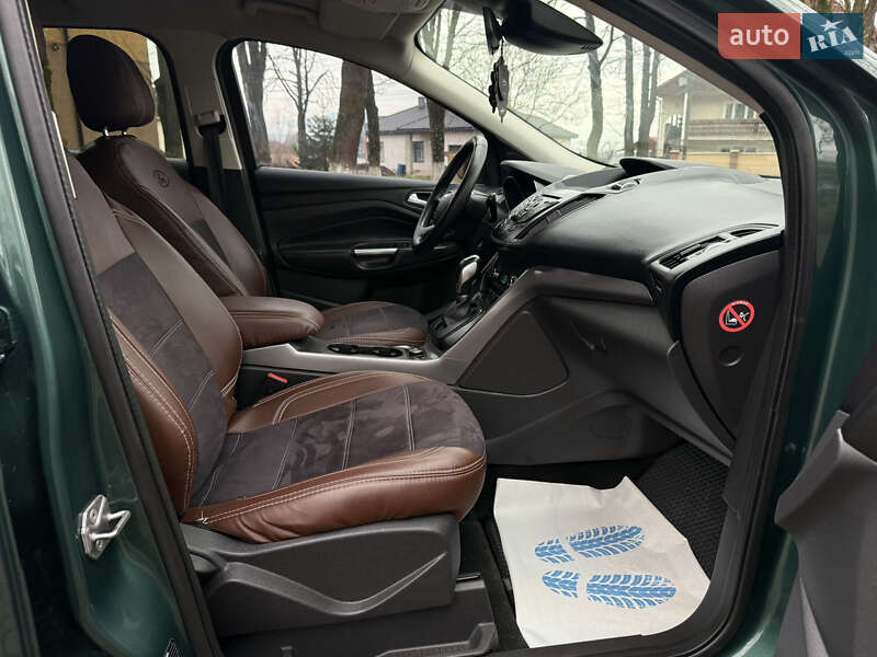 Позашляховик / Кросовер Ford Kuga 2015 в Тячеві