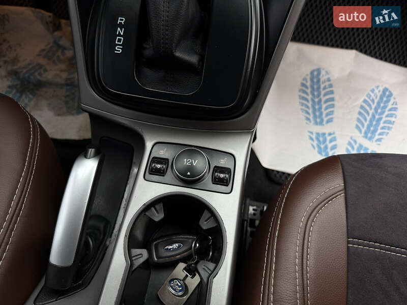 Позашляховик / Кросовер Ford Kuga 2015 в Тячеві