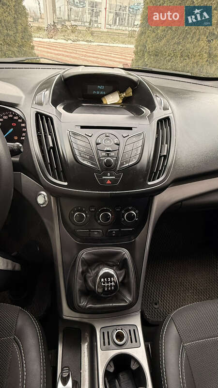 Внедорожник / Кроссовер Ford Kuga 2015 в Кропивницком