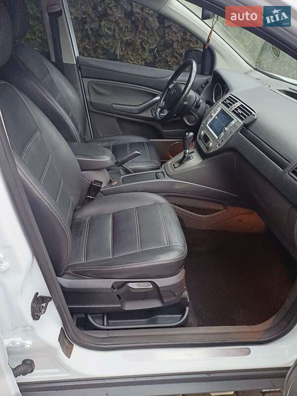 Позашляховик / Кросовер Ford Kuga 2012 в Чернівцях