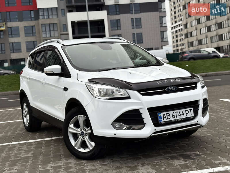 Позашляховик / Кросовер Ford Kuga 2016 в Києві
