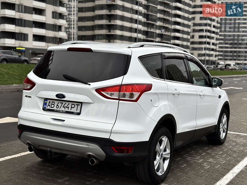 Позашляховик / Кросовер Ford Kuga 2016 в Києві