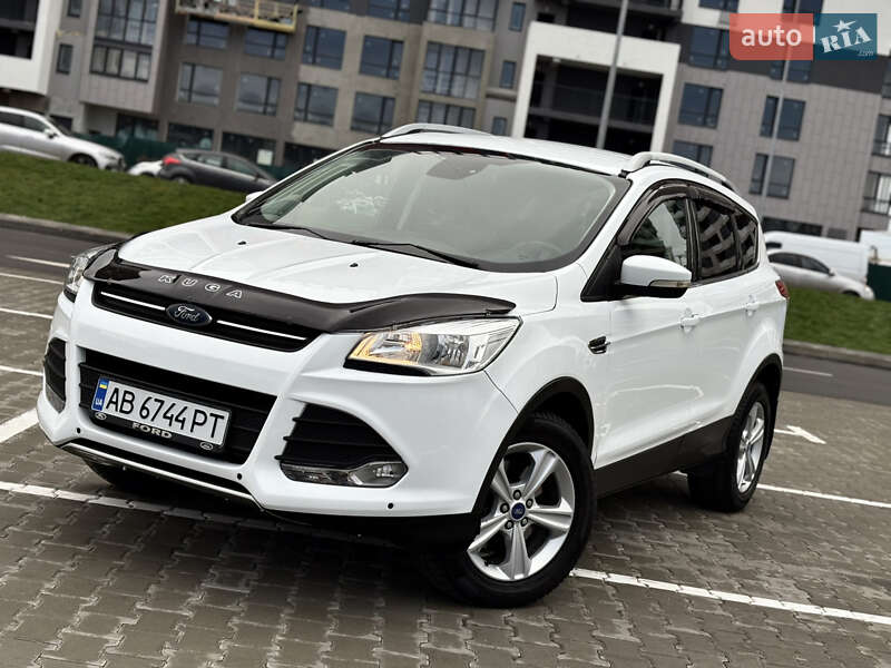 Позашляховик / Кросовер Ford Kuga 2016 в Києві