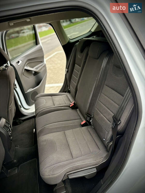 Позашляховик / Кросовер Ford Kuga 2016 в Києві