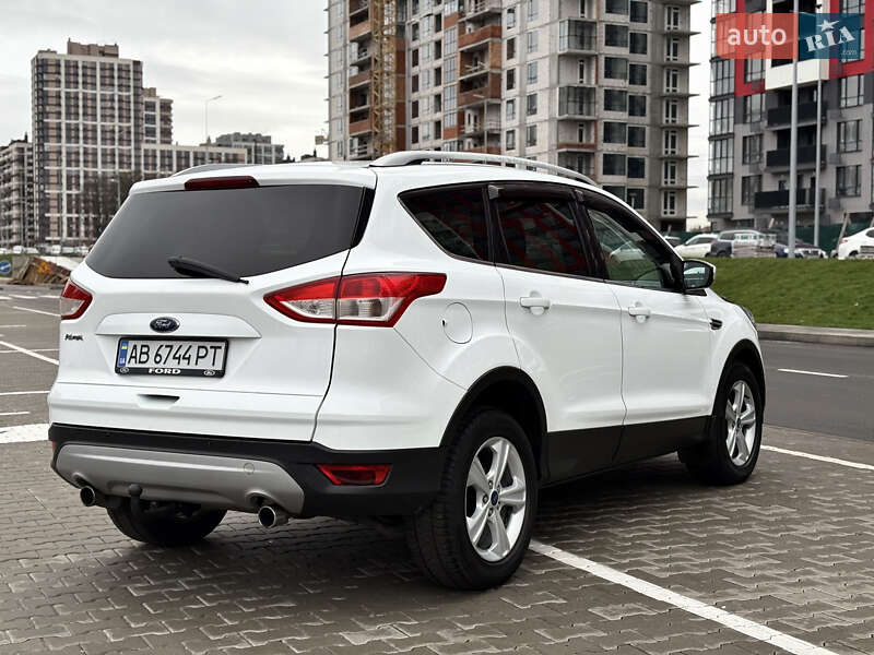 Позашляховик / Кросовер Ford Kuga 2016 в Києві