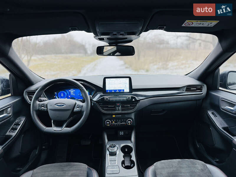 Внедорожник / Кроссовер Ford Kuga 2022 в Ромнах