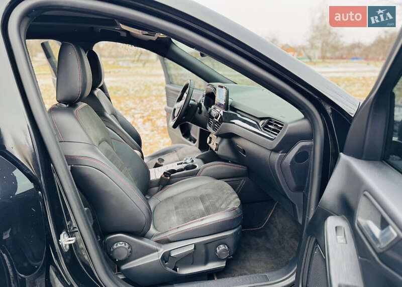 Внедорожник / Кроссовер Ford Kuga 2022 в Ромнах