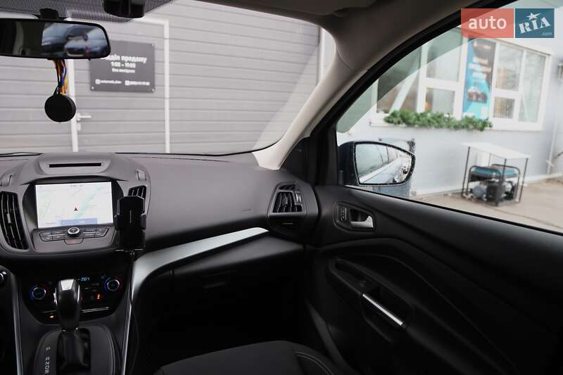 Позашляховик / Кросовер Ford Kuga 2019 в Києві