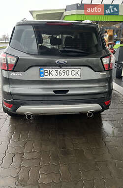 Внедорожник / Кроссовер Ford Kuga 2019 в Нетешине