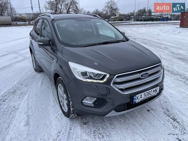 Позашляховик / Кросовер Ford Kuga 2018 в Києві