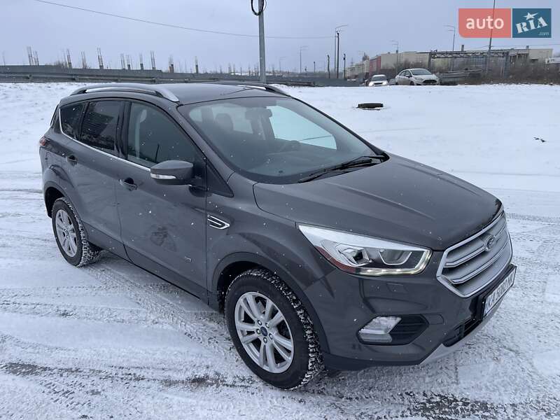 Позашляховик / Кросовер Ford Kuga 2018 в Києві