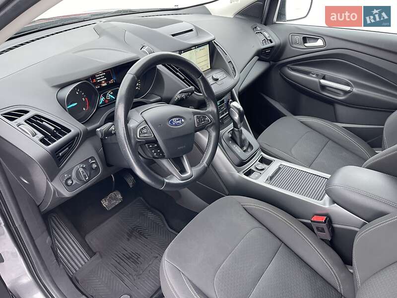 Позашляховик / Кросовер Ford Kuga 2018 в Києві