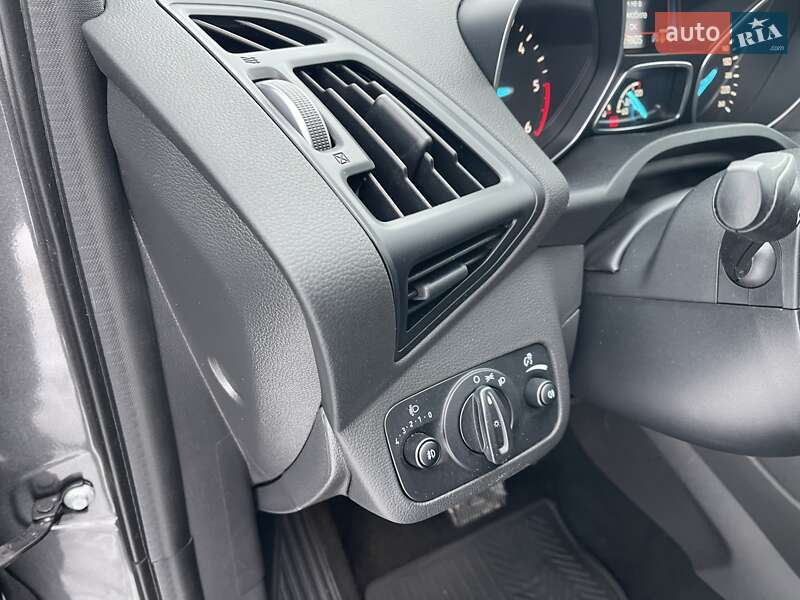 Позашляховик / Кросовер Ford Kuga 2018 в Києві