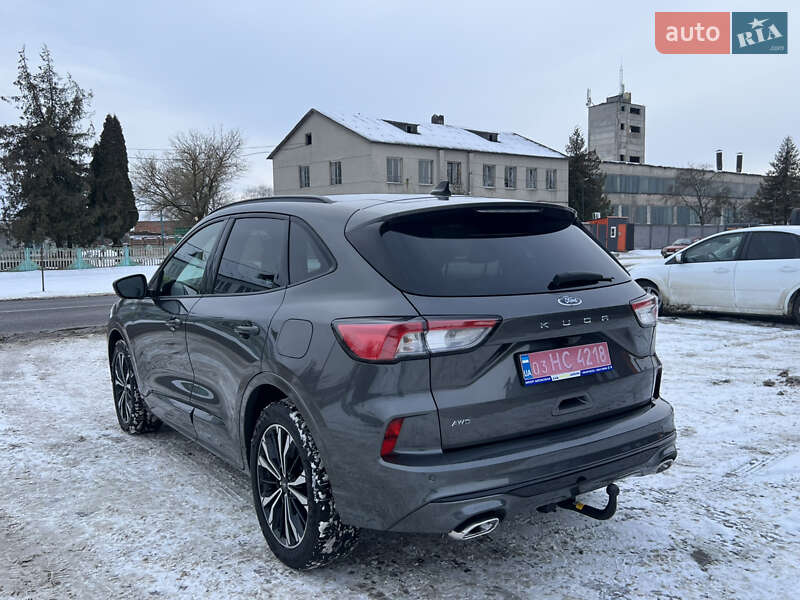 Позашляховик / Кросовер Ford Kuga 2021 в Лопатині