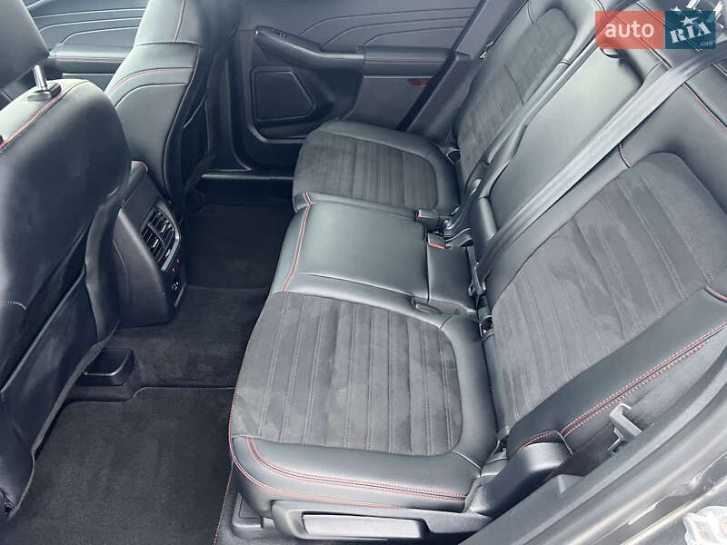 Позашляховик / Кросовер Ford Kuga 2021 в Лопатині