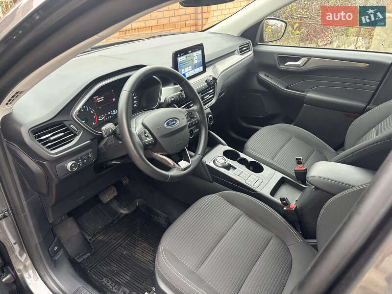 Внедорожник / Кроссовер Ford Kuga 2023 в Николаеве