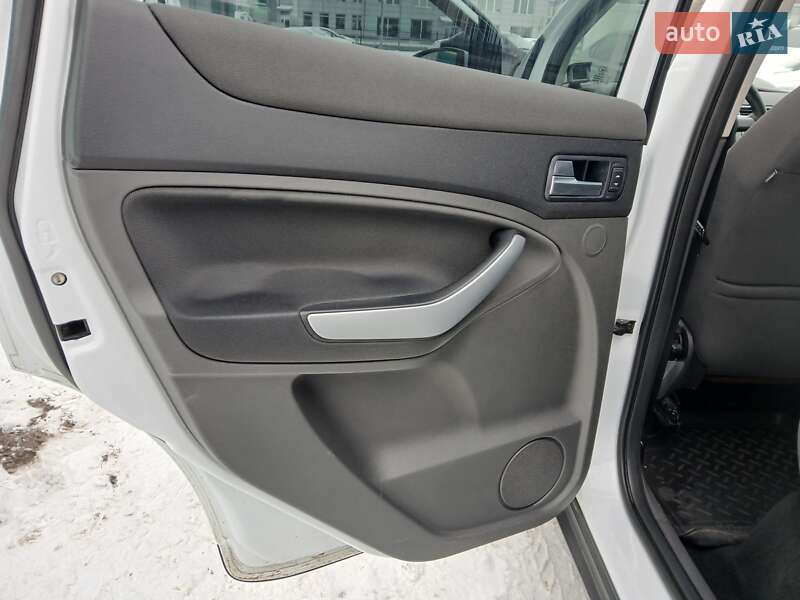 Внедорожник / Кроссовер Ford Kuga 2011 в Киеве