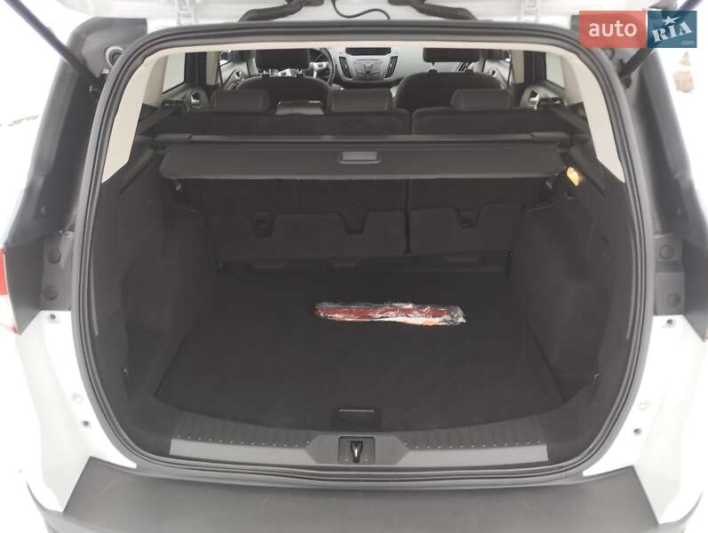 Внедорожник / Кроссовер Ford Kuga 2016 в Виннице