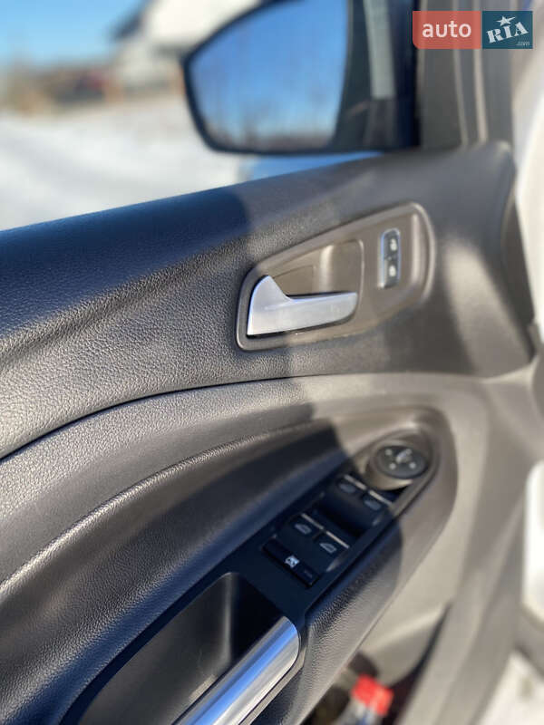 Позашляховик / Кросовер Ford Kuga 2014 в Луцьку