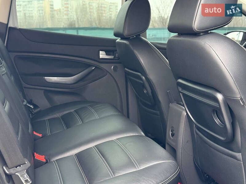 Позашляховик / Кросовер Ford Kuga 2010 в Ірпені