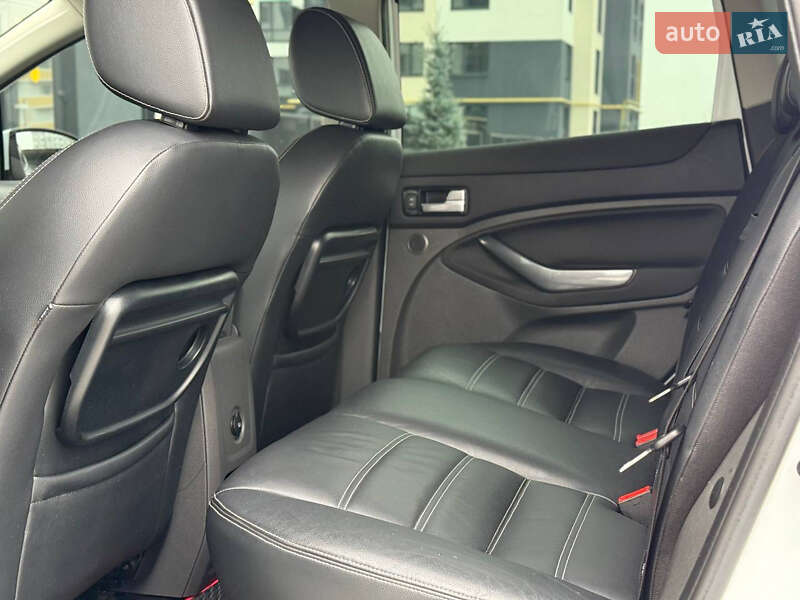 Позашляховик / Кросовер Ford Kuga 2010 в Ірпені