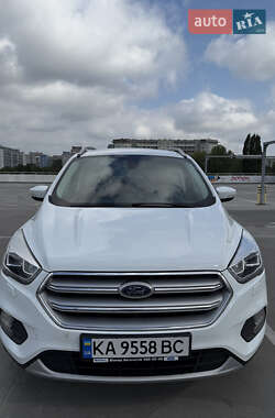 Позашляховик / Кросовер Ford Kuga 2019 в Києві
