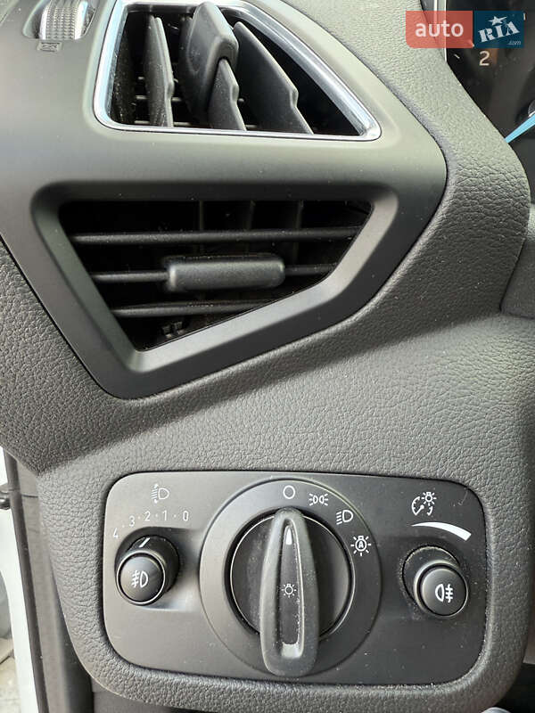 Внедорожник / Кроссовер Ford Kuga 2019 в Киеве