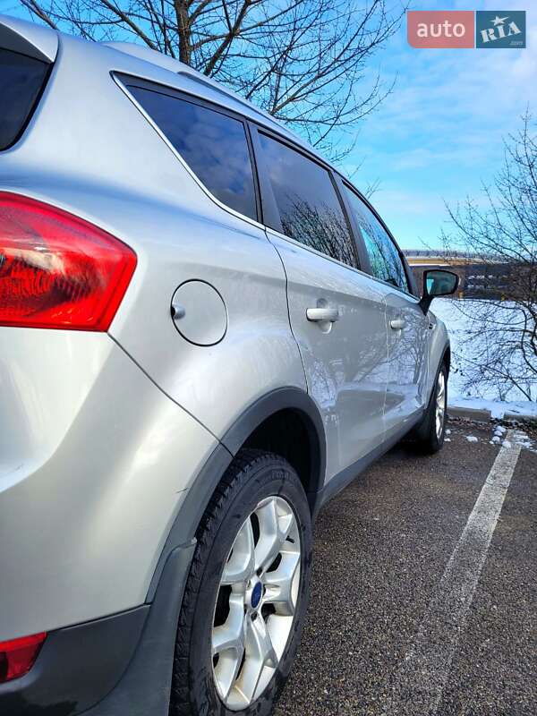 Позашляховик / Кросовер Ford Kuga 2011 в Києві