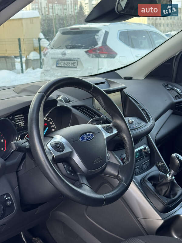 Внедорожник / Кроссовер Ford Kuga 2016 в Львове