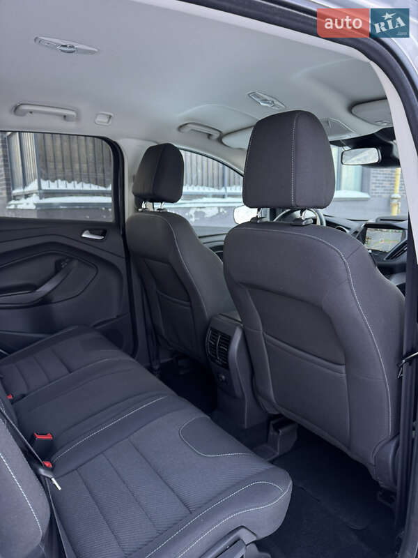 Внедорожник / Кроссовер Ford Kuga 2016 в Львове