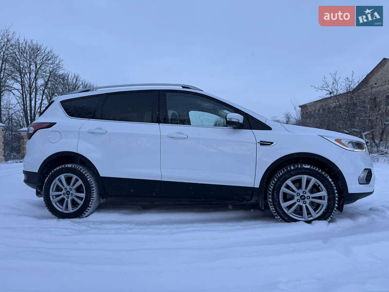 Внедорожник / Кроссовер Ford Kuga 2016 в Тульчине фото 9 Внедорожник / Кроссовер Ford Kuga 2016 в Тульчине