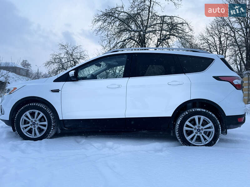 Внедорожник / Кроссовер Ford Kuga 2016 в Тульчине фото 22 Внедорожник / Кроссовер Ford Kuga 2016 в Тульчине