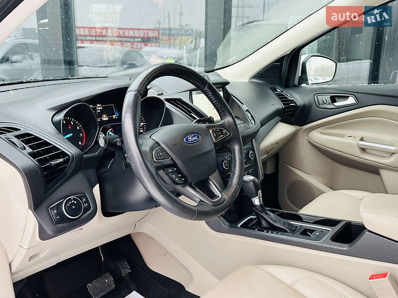 Внедорожник / Кроссовер Ford Kuga 2016 в Харькове