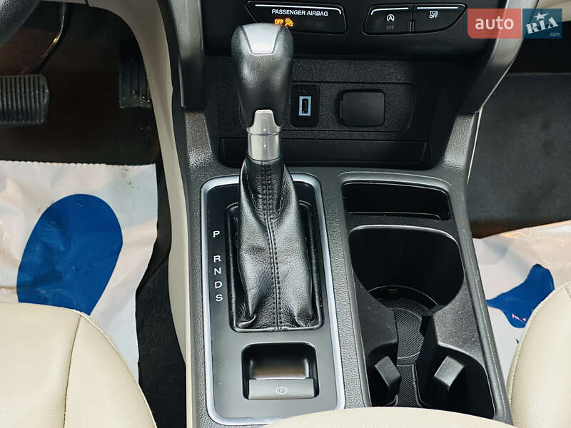 Внедорожник / Кроссовер Ford Kuga 2016 в Харькове