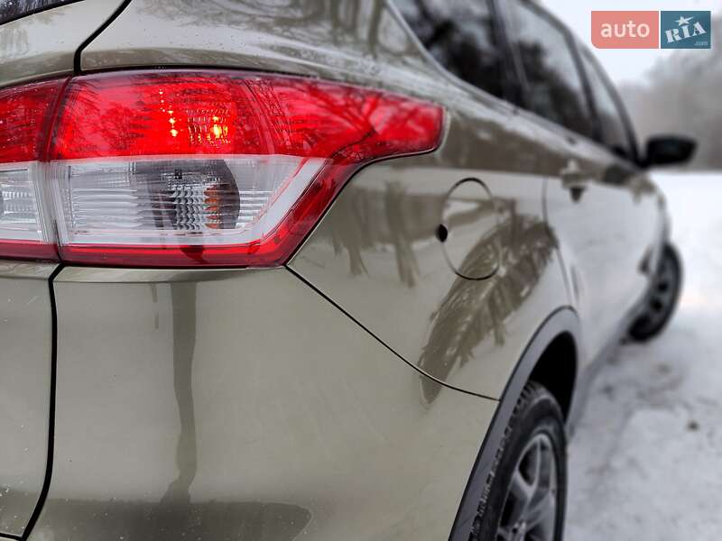 Внедорожник / Кроссовер Ford Kuga 2015 в Киеве